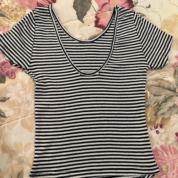 Brandy ❤️ Melville - Picture 2 of 3